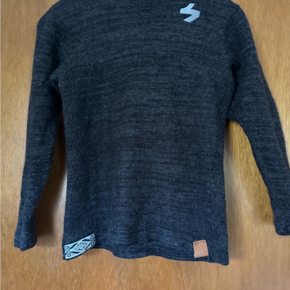 PAKA apparel alpaca wool hoodie sweater
Unisex
Fits like a ladies small - Picture 1 of 5